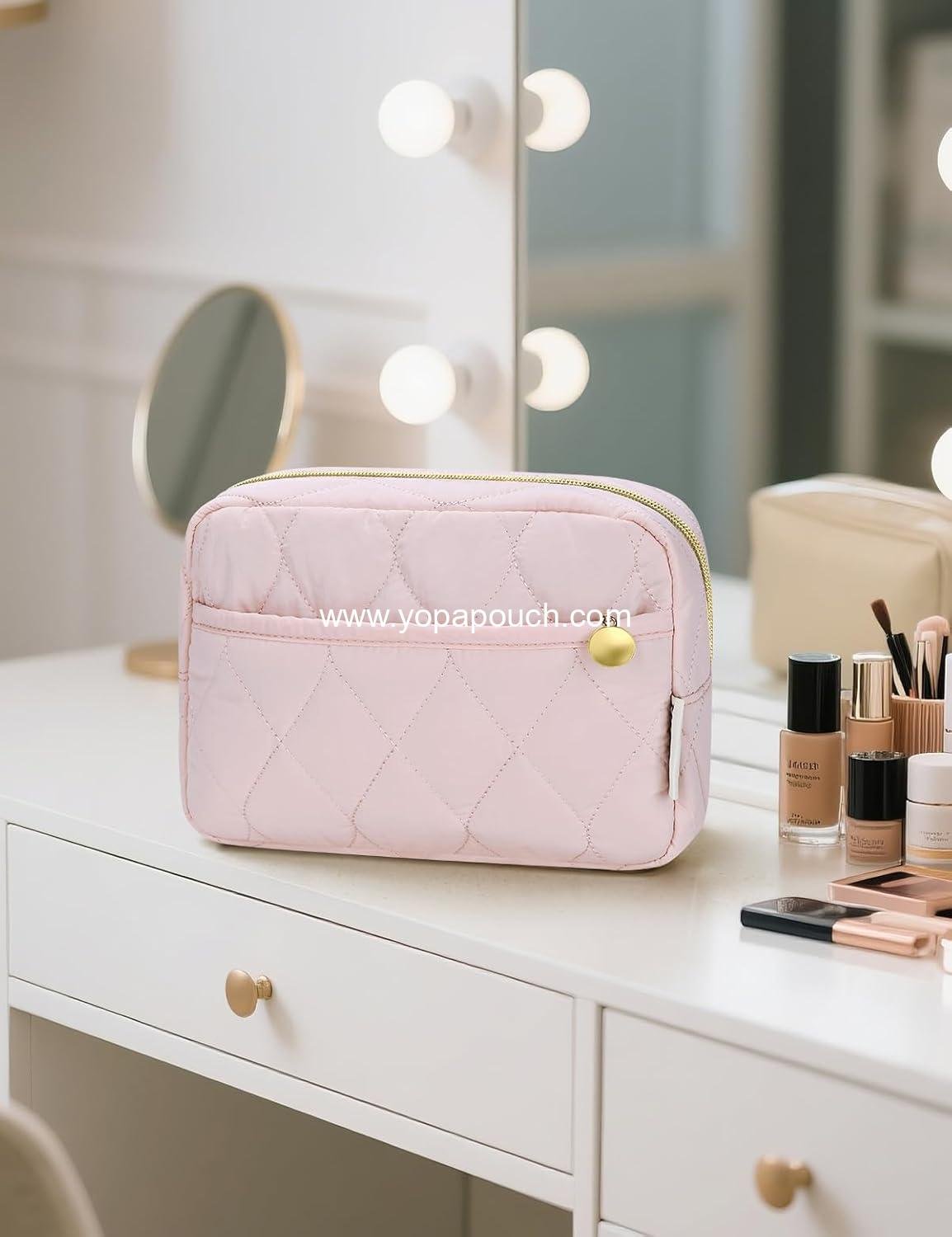 OEM Travel Cosmetic Bag, Puffy Padded Toiletry Bag for Women, Makeup Organizer Case, Wide-open Pouch Purse, Travel Essentials, Wholesale Supplier