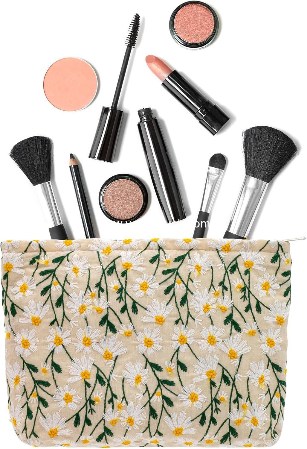 Wholesale Large Canvas Makeup Bags for Purse - Zipper Cosmetic Organizer Pouch for Women and Girls, Daisy White Supplier