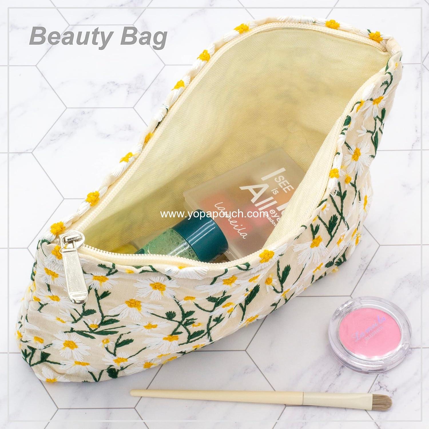 Wholesale Large Canvas Makeup Bags for Purse - Zipper Cosmetic Organizer Pouch for Women and Girls, Daisy White Supplier