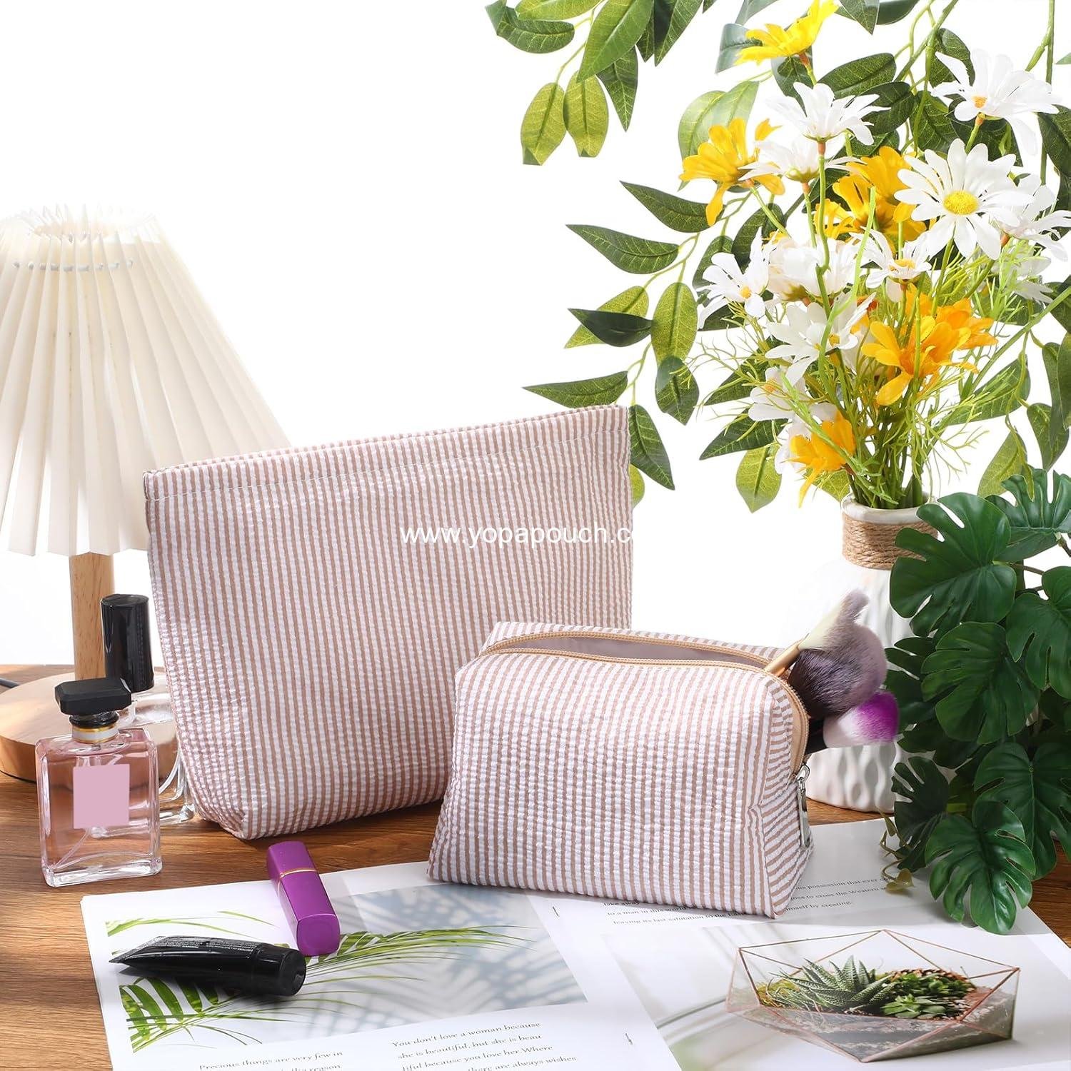 Wholesale 2-Piece Makeup Bag Set Cute Cosmetic Pouch for Women Seersucker Travel Toiletry Organizer Preppy Small Makeup Purse Aesthetic Skincare Brushes Storage for Christmas (Khaki) Supplier