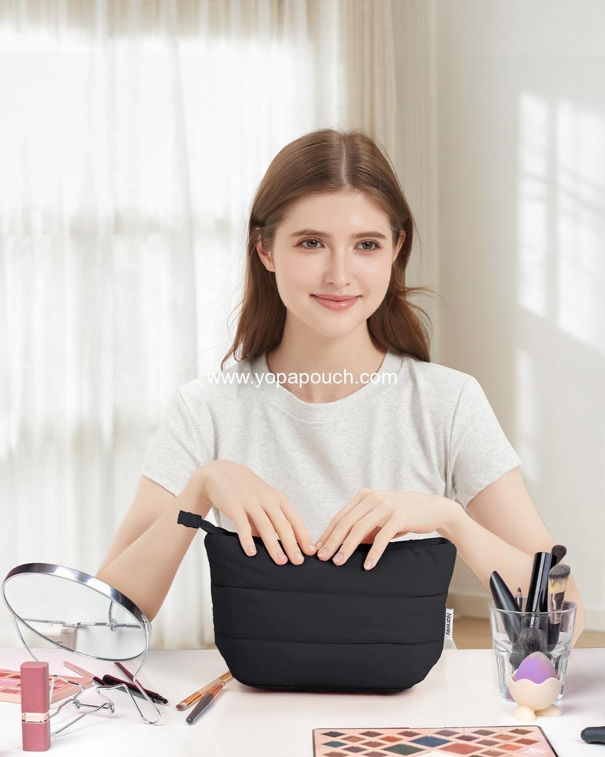 Wholesale Cute Puffer Makeup Bag for Travel, Zippered Cosmetic Pouch for Purse, Small Makeup Organizer, Toiletry Bag (Black) - Supplier