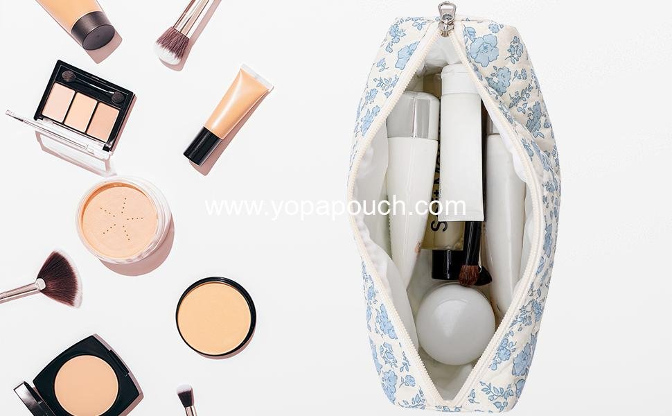Wholesale Cute Floral Makeup Brush Bag Small Cotton Quilted Cosmetic Bag for Women Travel Toiletry Zipper Pouch (Blue Floral) Supplier