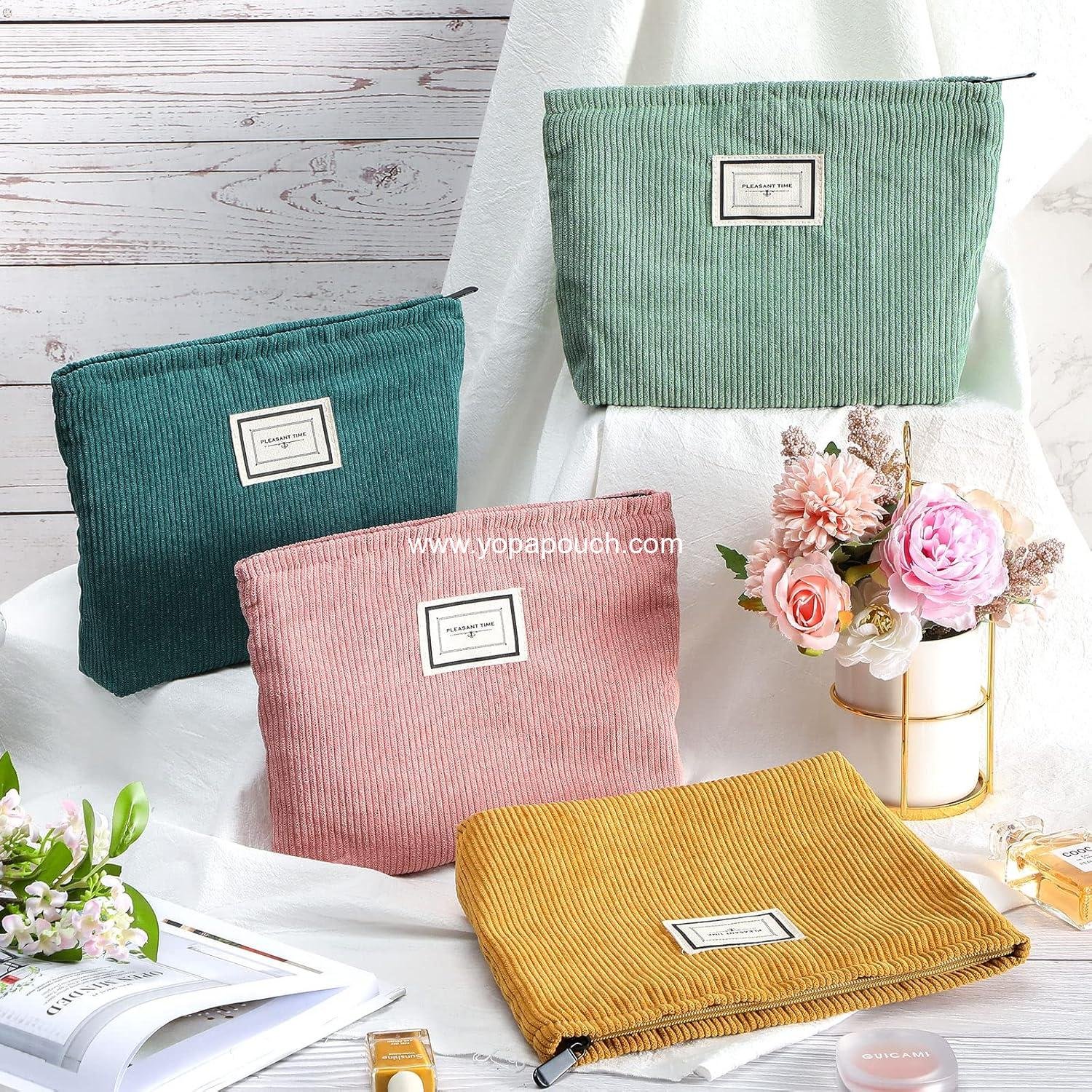 Wholesale Dog Treat Pouch, Portable Snack Dispenser for Pet Training and Outdoor Use, White Flower - Supplier