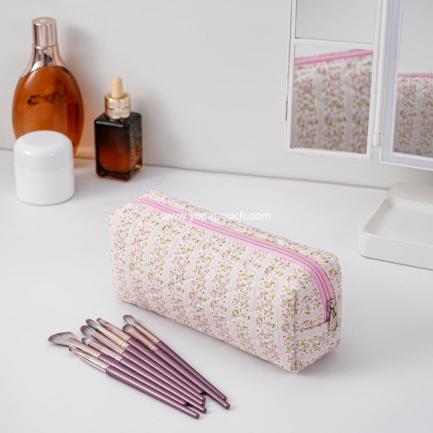 Wholesale Cute Floral Makeup Brush Bag, Travel Quilted Zipper Cosmetic Pouch, Floral Toiletry Organizer Case, Kawaii Makeup Travel Cloth Pouch (Pink Floral) Supplier