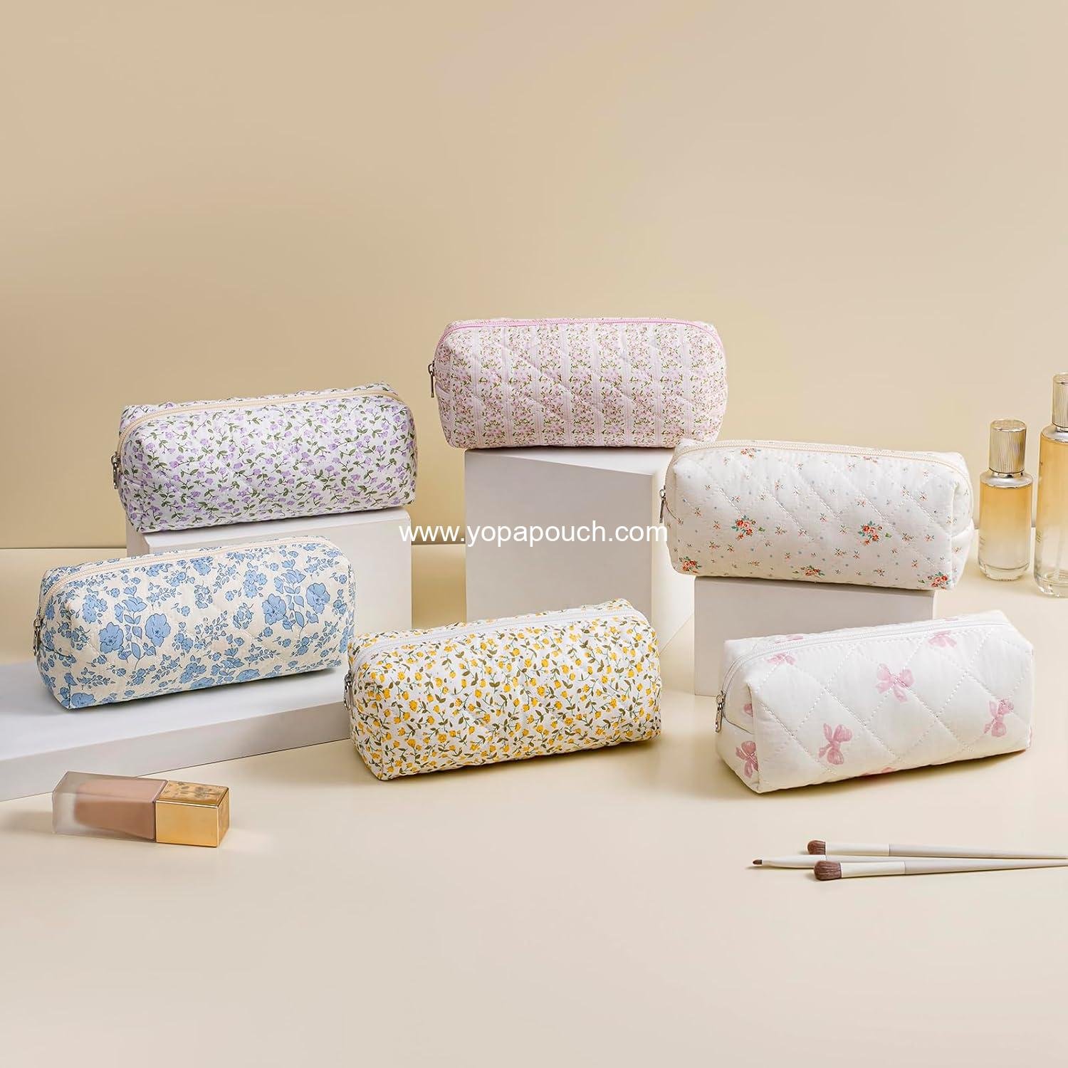 Wholesale Cute Floral Makeup Brush Bag, Travel Quilted Zipper Cosmetic Pouch, Floral Toiletry Organizer Case, Kawaii Makeup Travel Cloth Pouch (Pink Floral) Supplier