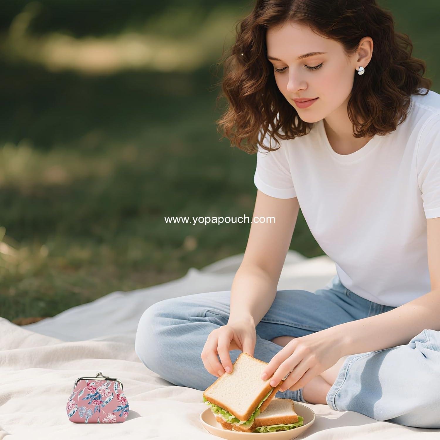 Wholesale Floral Pattern Faux Leather Coin Purse for Women with Kiss Lock, Double Clasp Mini Wallet for Cash and Keys (Blue + Dark Pink) - Supplier