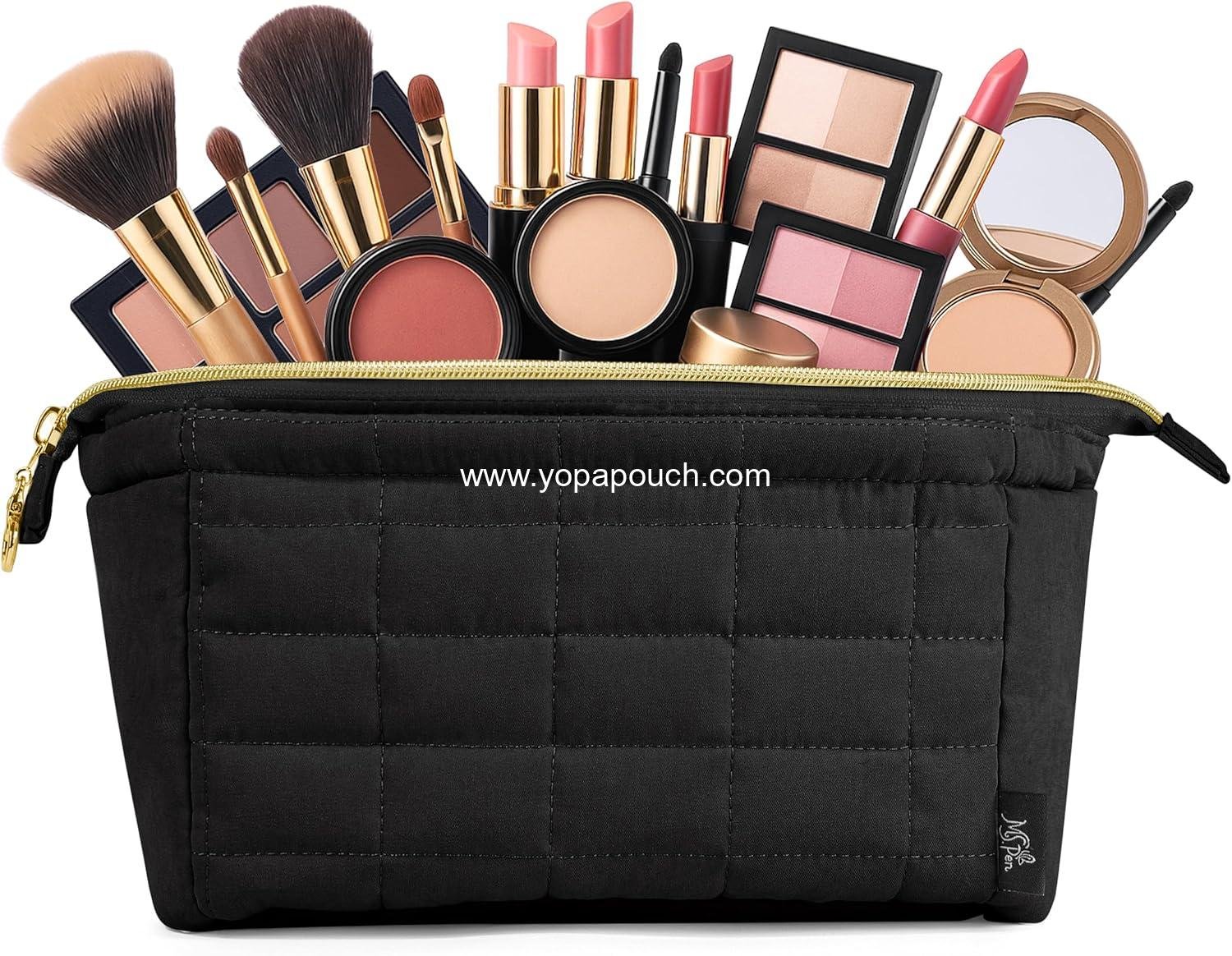 OEM Aesthetic Quilted Makeup Bag for Women, Black Puffy Padded Cute Cosmetic Pouch,  Size-Optimized Quilted Pouch Supplier