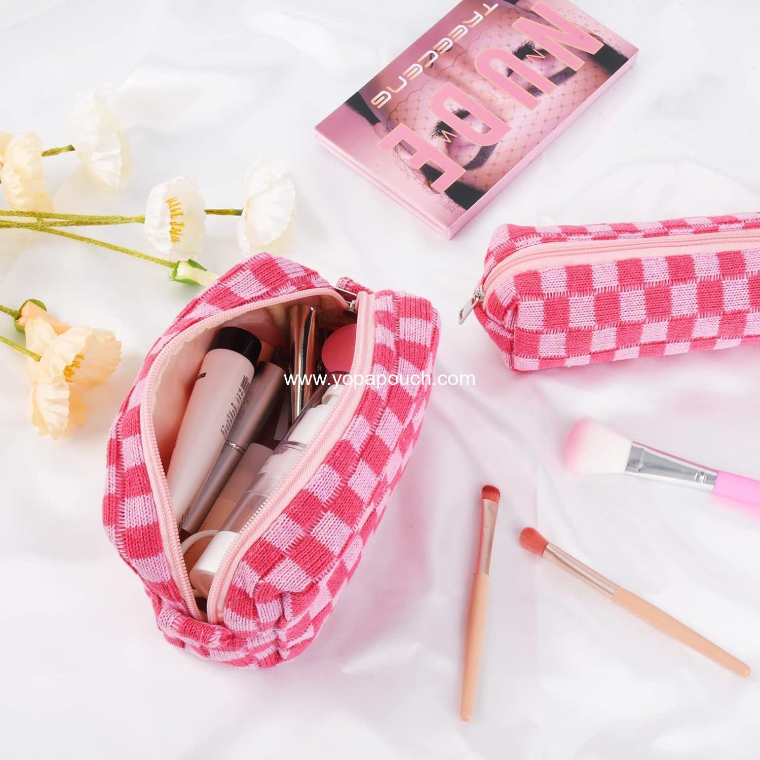 Wholesale Checkered Cosmetic Bag and Makeup Brush Storage - Pink Travel Toiletry Organizer 13x9 inches Supplier
