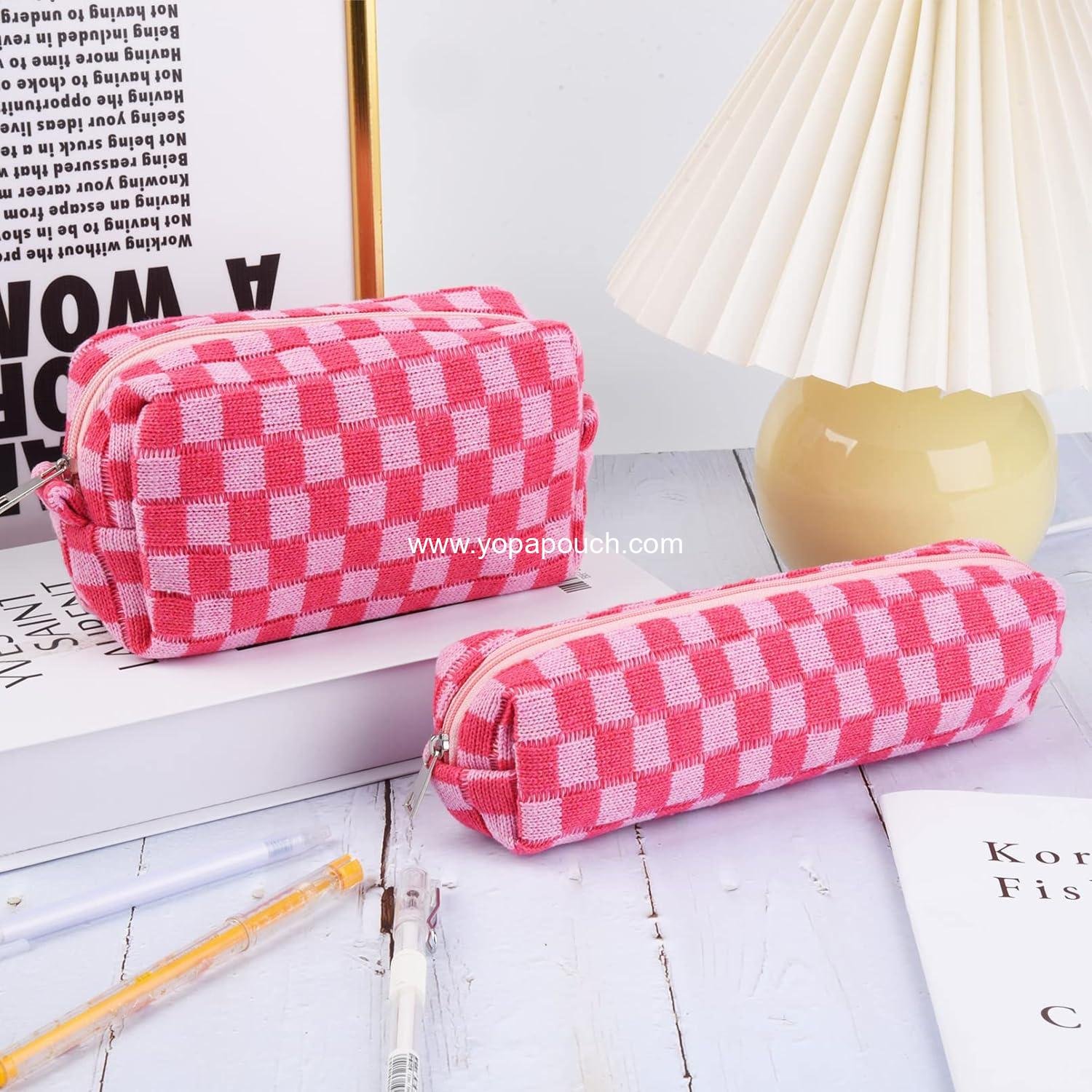 Wholesale Checkered Cosmetic Bag and Makeup Brush Storage - Pink Travel Toiletry Organizer 13x9 inches Supplier