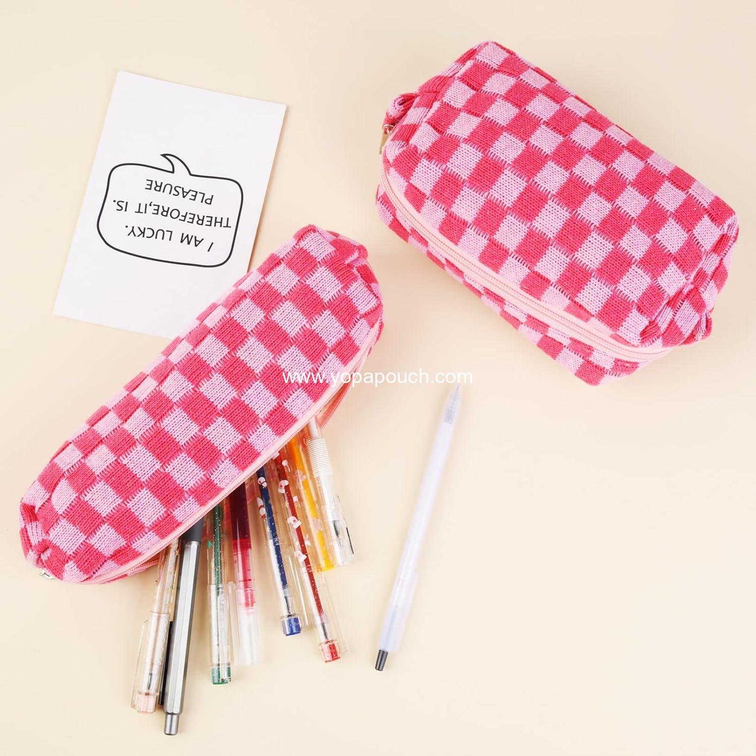 Wholesale Checkered Cosmetic Bag and Makeup Brush Storage - Pink Travel Toiletry Organizer 13x9 inches Supplier