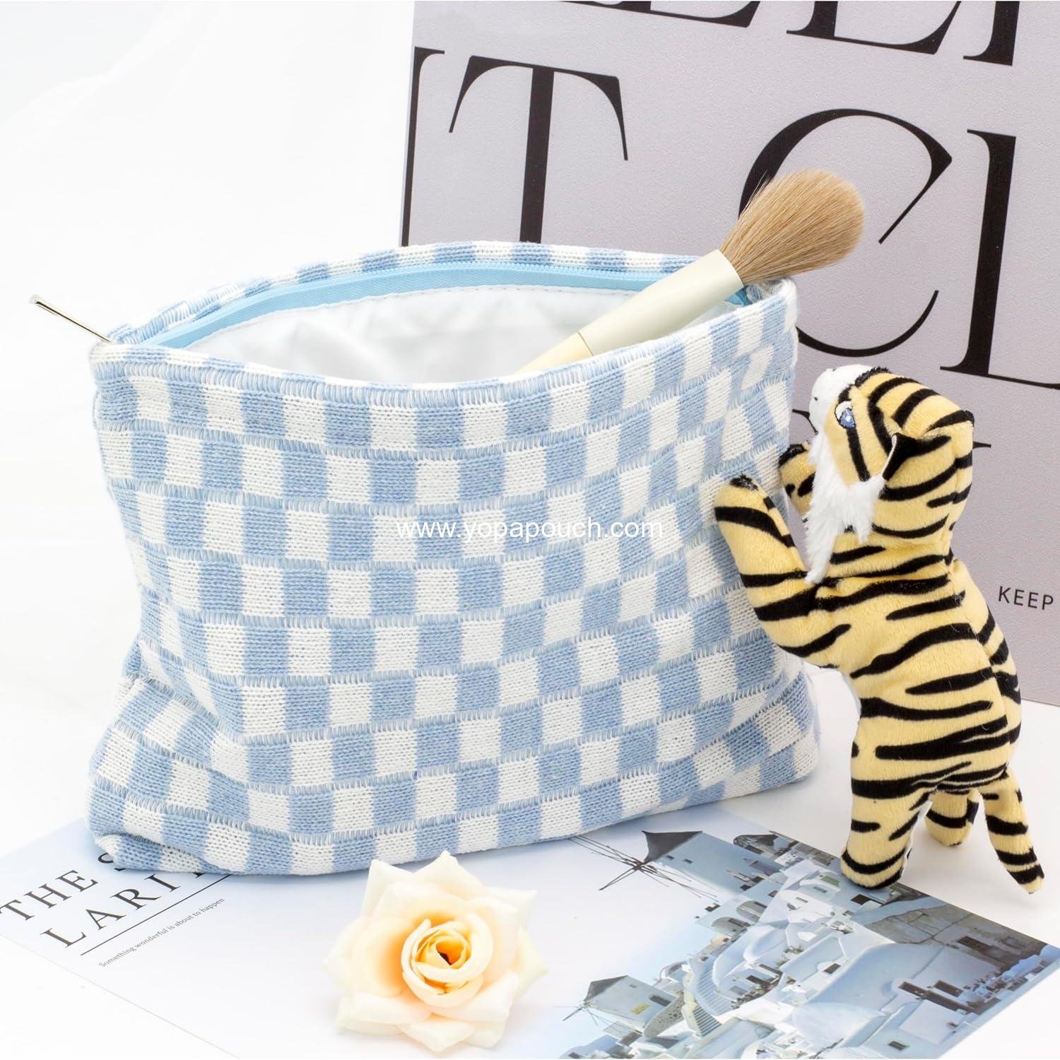 Wholesale Large Checkered Makeup Bag - Zipper Cosmetic Brush Pouch for Travel Essentials, Blue Manufacturer