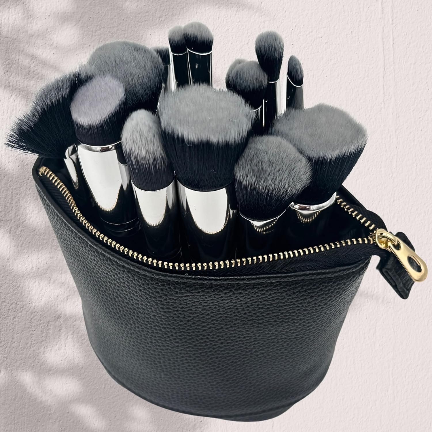 Custom Logo Convertible Travel Makeup Brush Bag, Private Label Stand-Up Brush Holder Pouch for Easy Access, Cosmetic Case Organizer Supplier (BLACK)