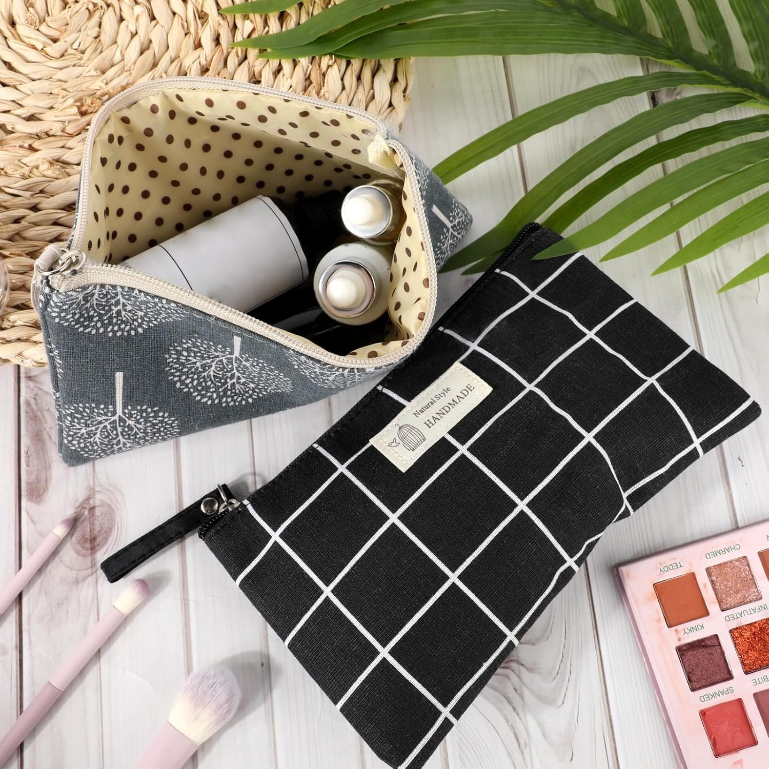 Private Label 4 Pcs Canvas Cosmetic Bags with Custom Logo Zipper Multi-Function Makeup Travel Pouches Toiletry Bags 4 Patterns for Women Manufacturer