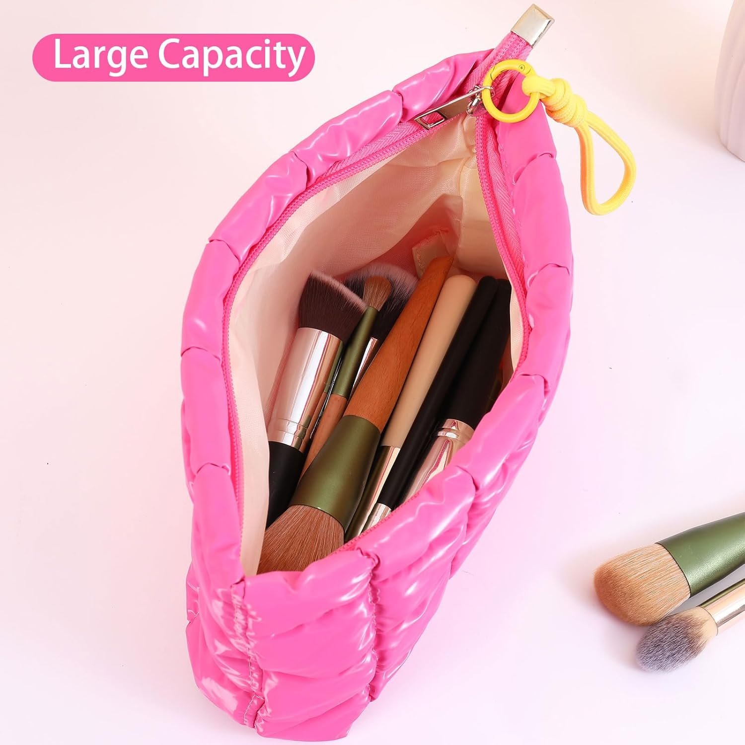 Private Label Puffer Quilted Makeup Bag Portable Travel Cosmetic Toiletry Pouch Custom Logo Puffy Checkered Skincare Organizer Purse Pencil Case Manufacturer White