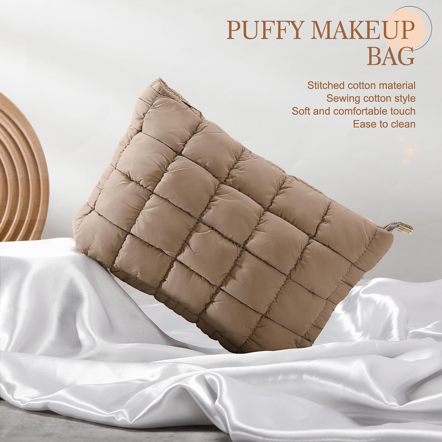 Private Label Light Tan Puffy Quilted Makeup Cosmetic Bag Cute Checkered Puffer Toiletry Pouch with Custom Logo Aesthetic Travel Makeup Brushes Organizer for Women Manufacturer Classic