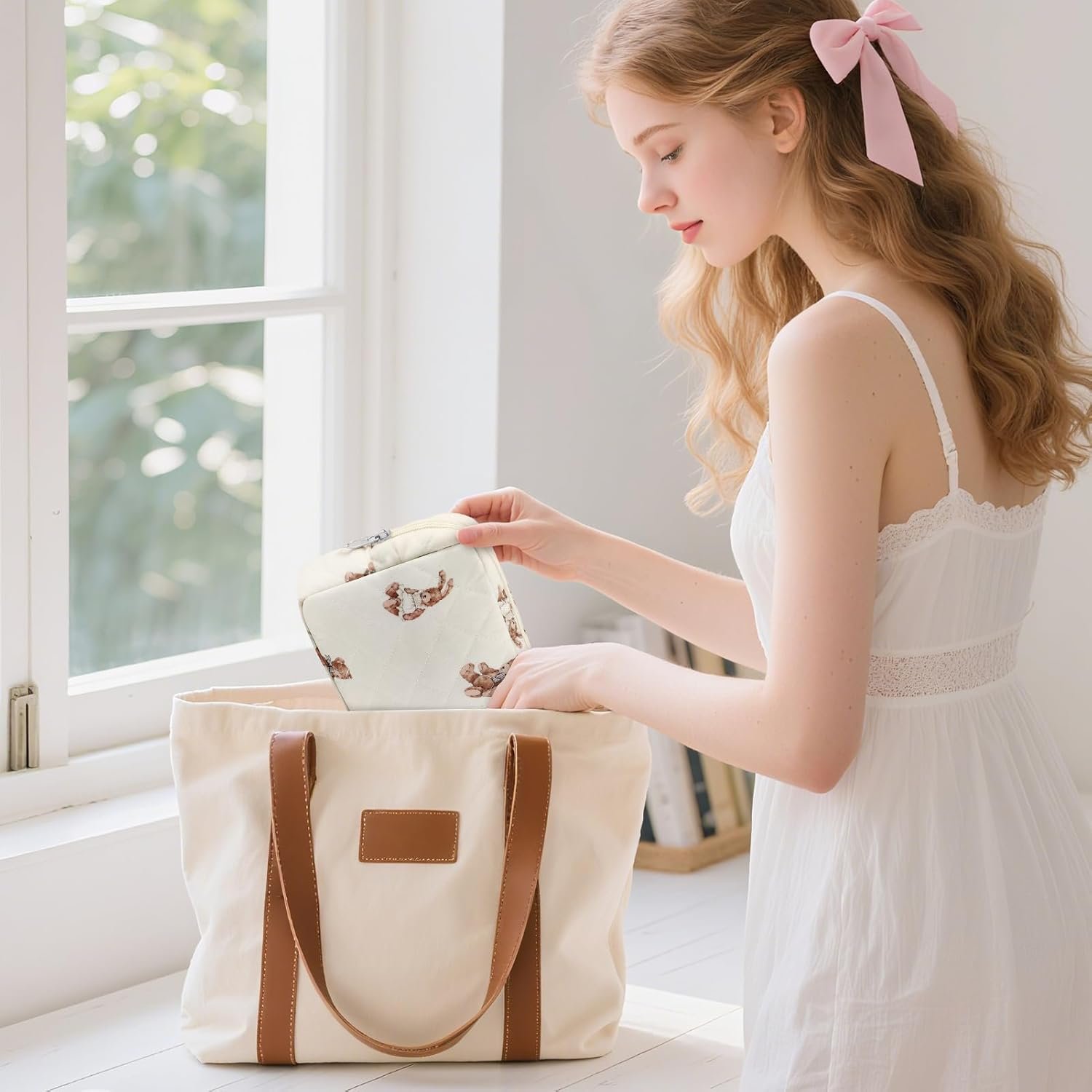 Custom Logo Small Quilted Cotton Makeup Bag Mini Cosmetic Period Pouch for Women Purse Cute Bear Sanitary Design Portable Travel Toiletry Bag with Zipper Private Label Manufacturer