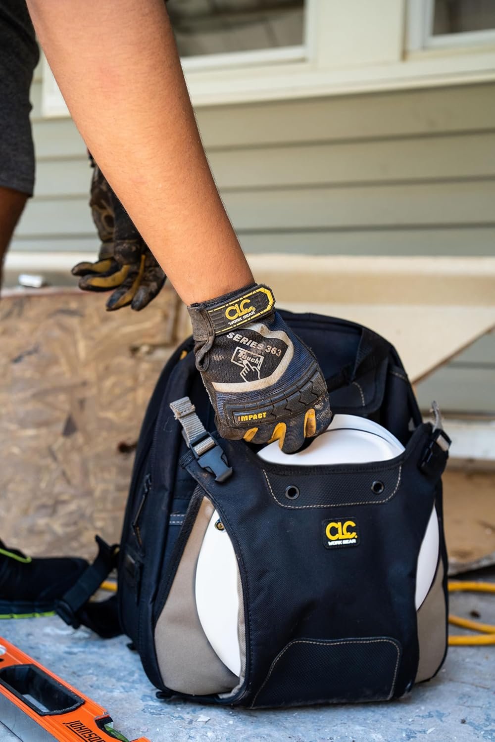 Private Label 1134 Carpenter's Tool Backpack 44 Pockets Custom Logo Padded Back Support Manufacturer Black