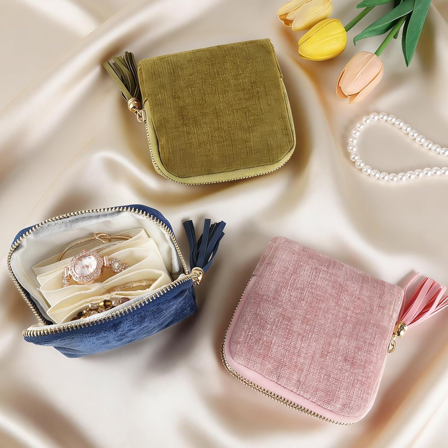 Private Label Small Mini Travel Jewelry Organizer Custom Logo Portable Soft Velvet Pouch with Zipper for Bracelets Rings Earrings Women Pink Manufacturer