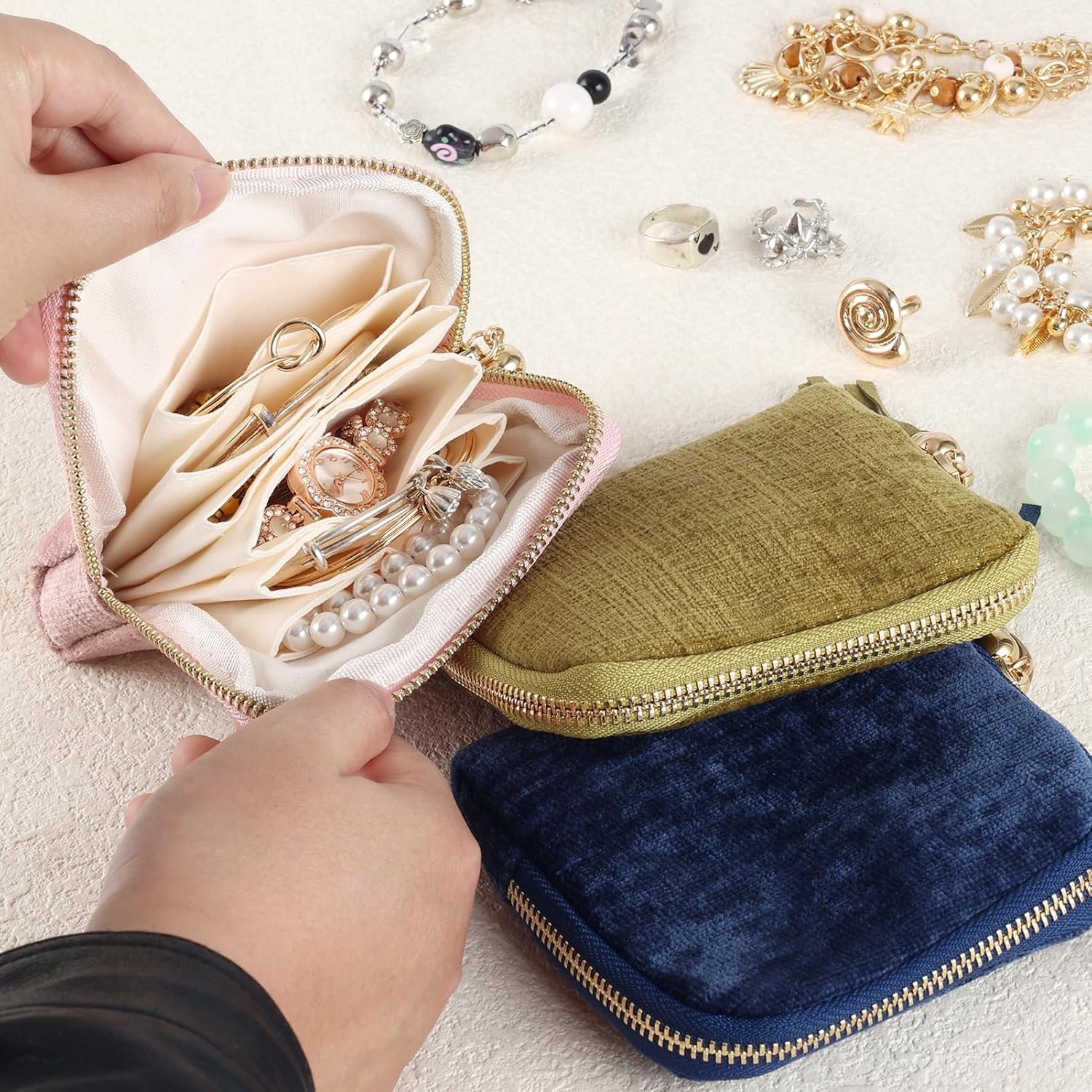 Private Label Small Mini Travel Jewelry Organizer Custom Logo Portable Soft Velvet Pouch with Zipper for Bracelets Rings Earrings Women Pink Manufacturer